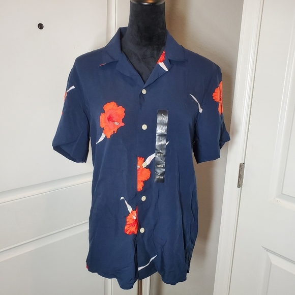 NWT BANANA REPUBLIC Men's Standard Fit Rayon Vacation Shirt Size Small Blue - Picture 14 of 16